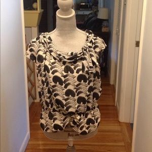 Black and white Nine West elastic waistband blouse